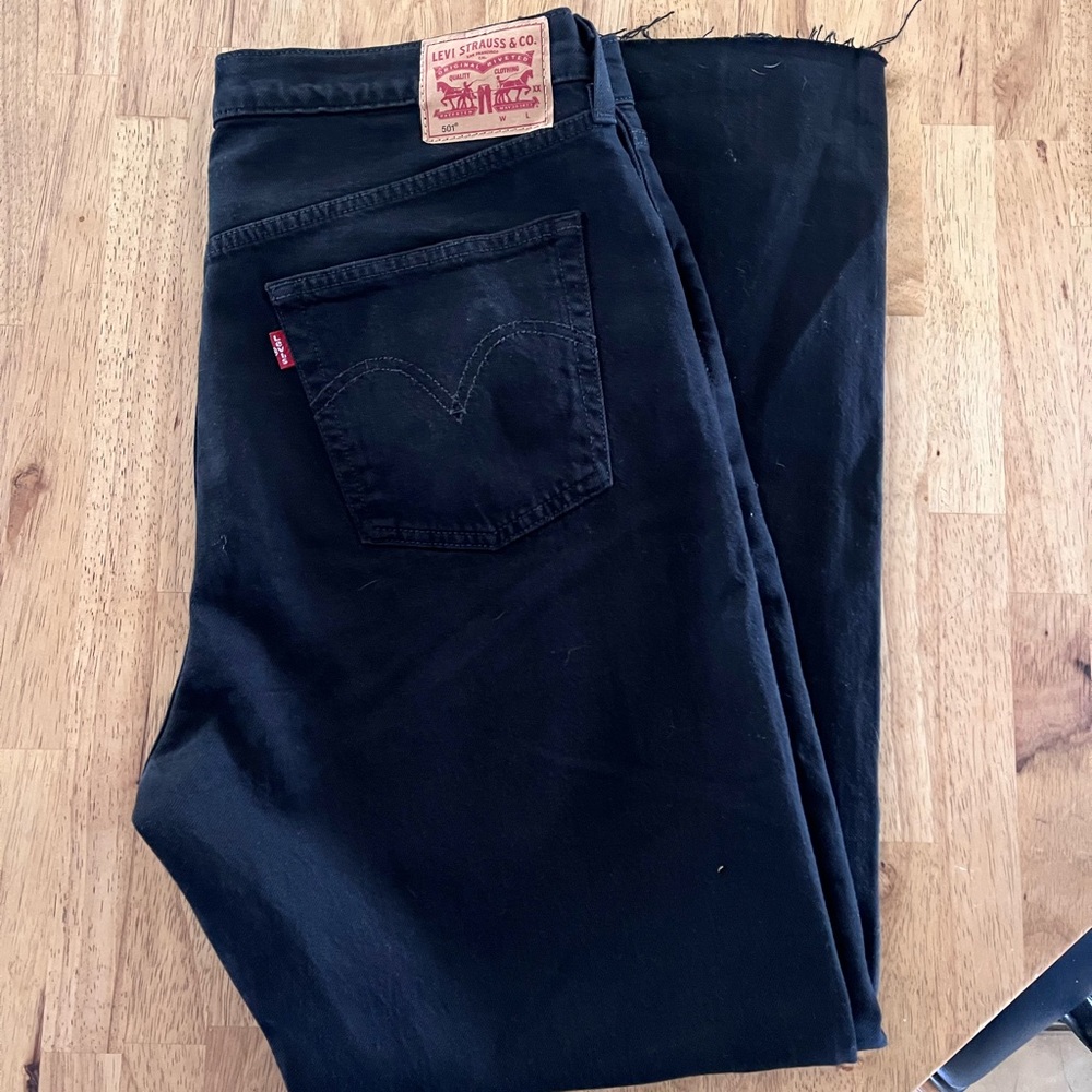Black Levi’s 501 jeans